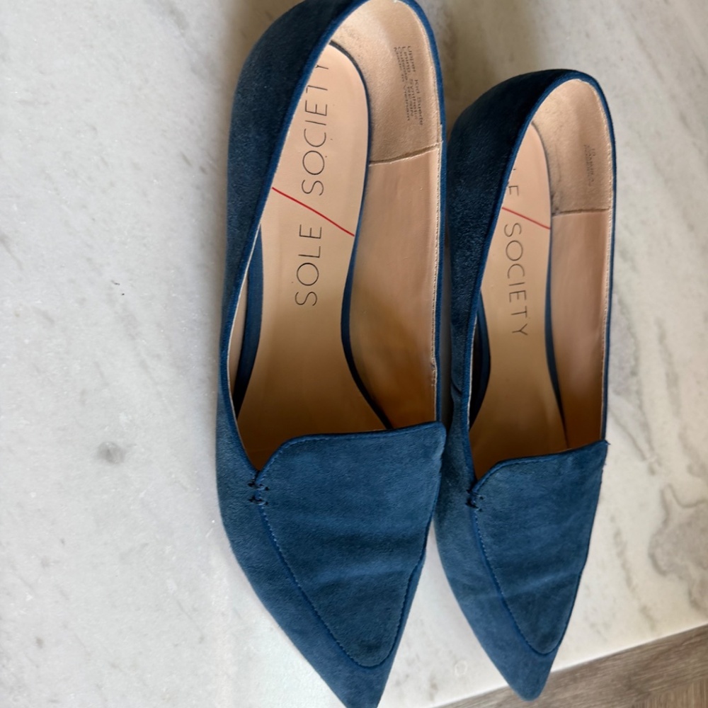 Gorgeous Sole Society Blue Suede Flats - Picture 2 of 8